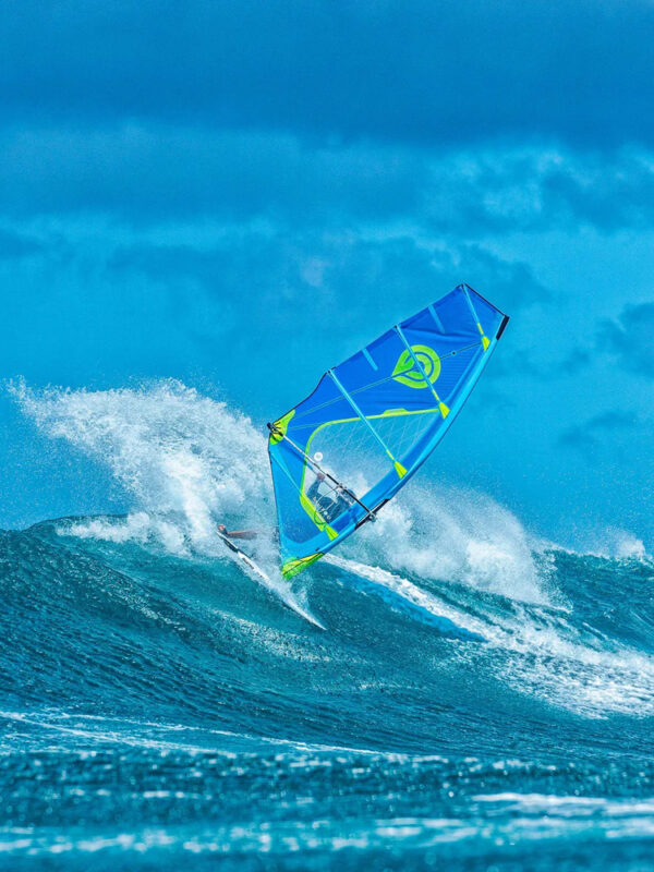 Quatro Cube Pro Windsurfing Board