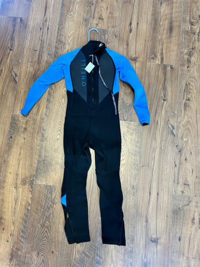 Second hand O’Neill youth reactor 3/2 size 10