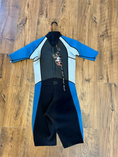 Second hand MB surf shorty men’s Small