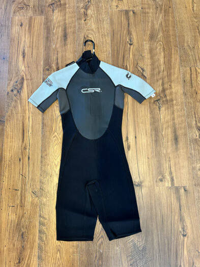 Second hand CSR men’s shorty Size small