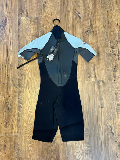 Second hand CSR men’s shorty Size small